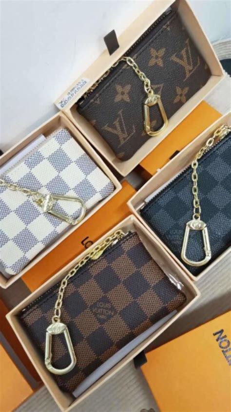 louis vuitton keychain wallet.